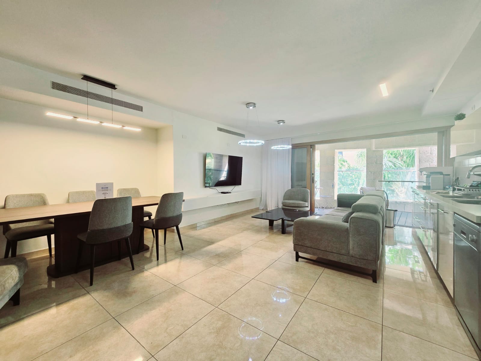 14.3 br king david luxury building pool