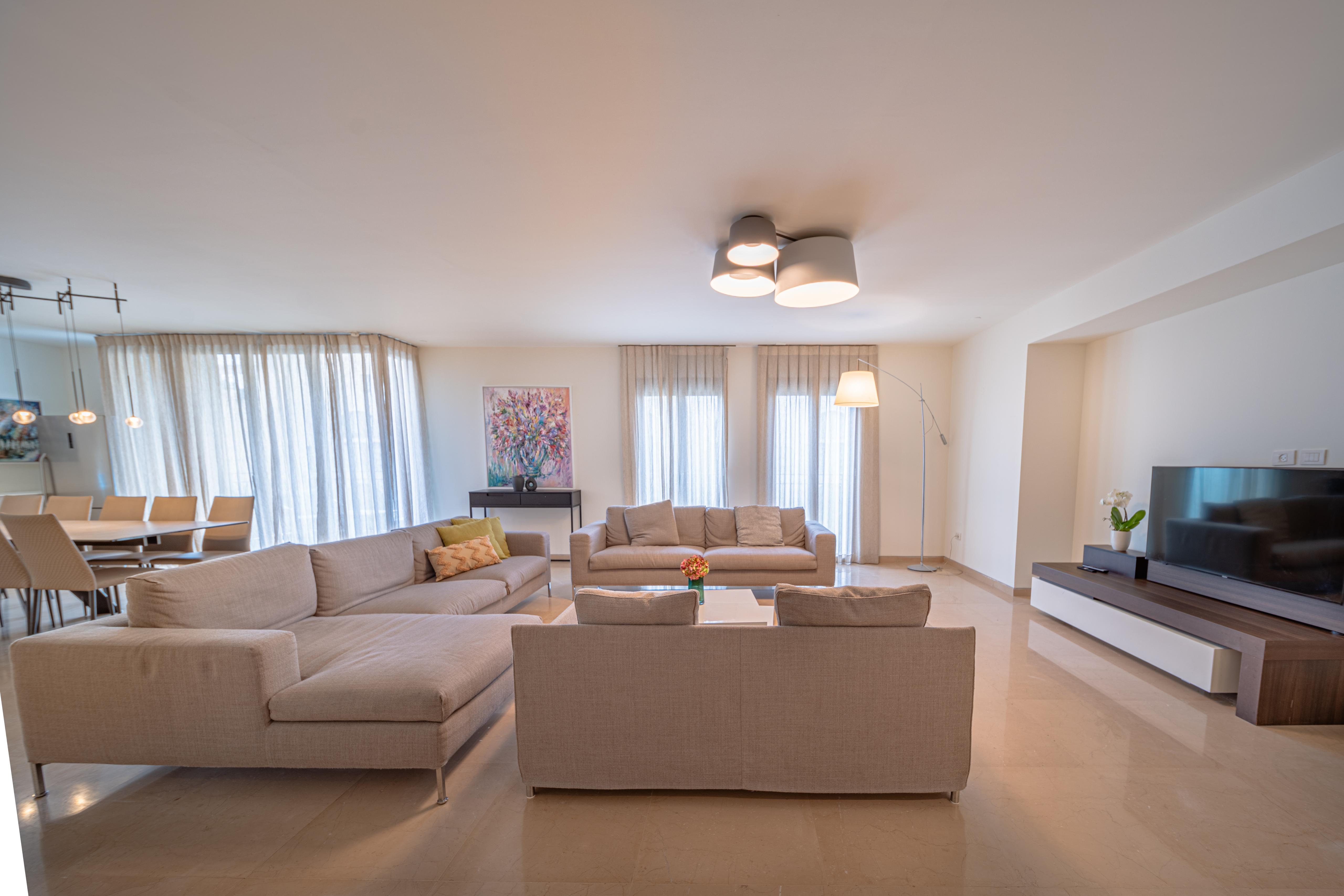 11. 5BR Mamilla rental old city views  image 4