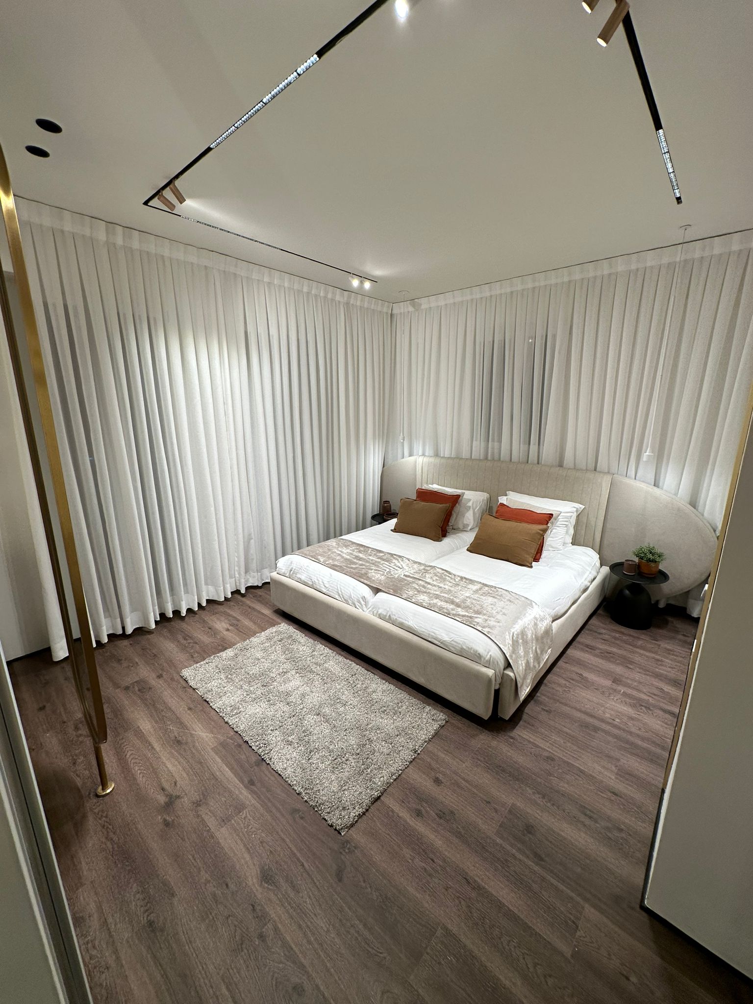 19.Luxury Rental 3BR Schneller Geula 