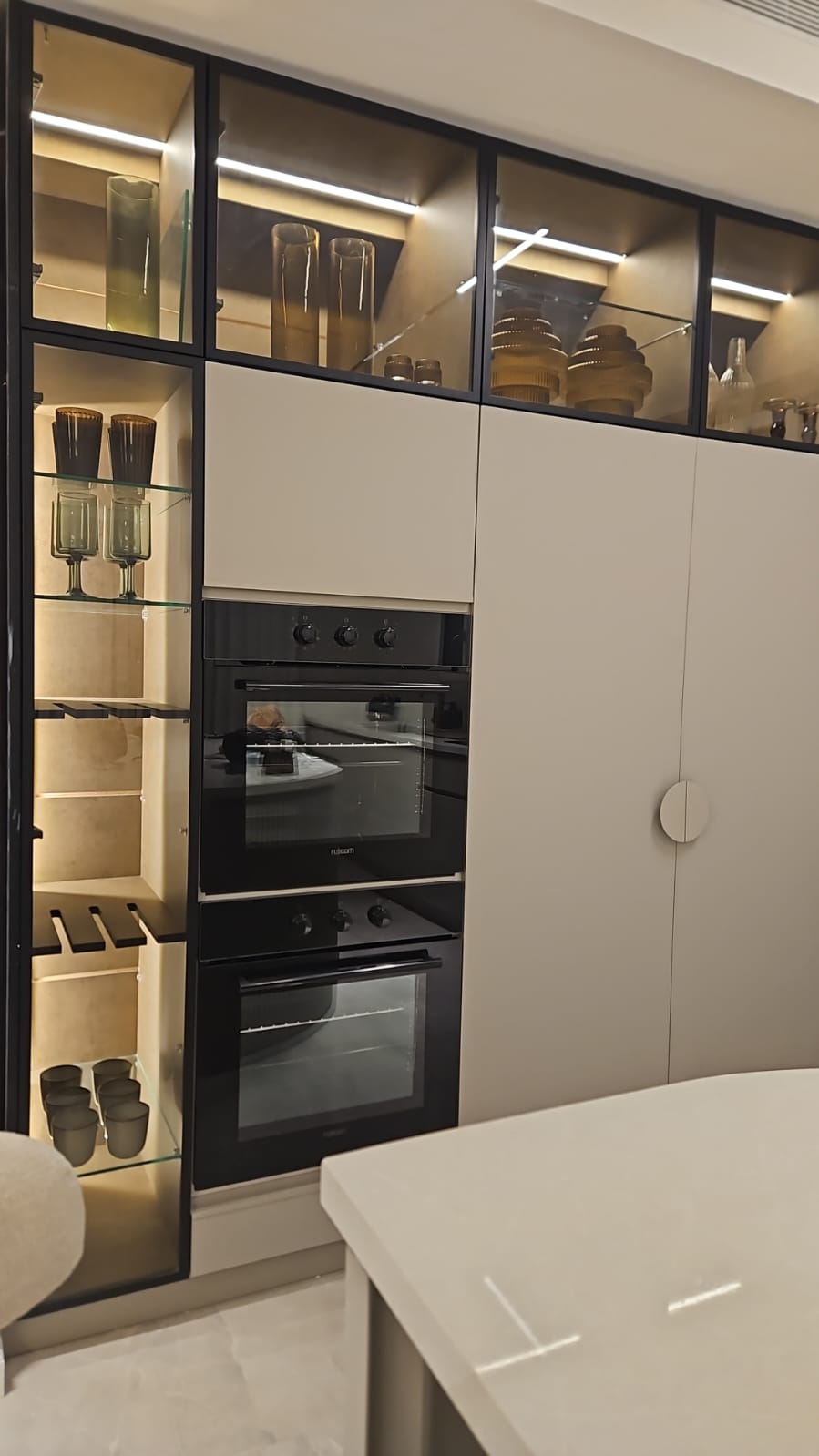 19.Luxury Rental 3BR Schneller Geula  image 3